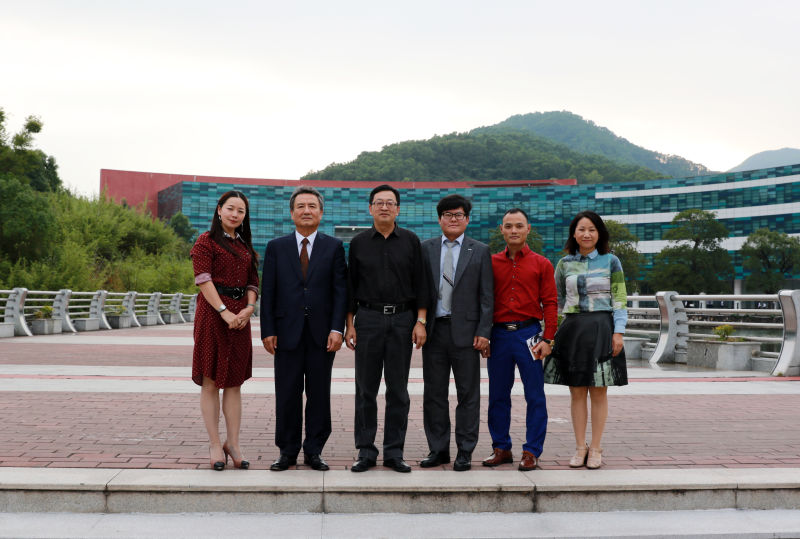 我校姜权表学务长，安炳万副室长访问中山市中等专业学校